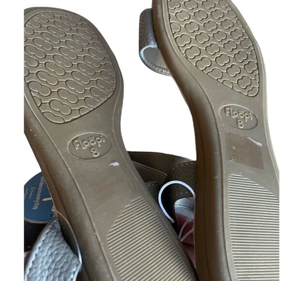 New, Open Toe Sandal in Gray, size 8 - Picture 5 of 6